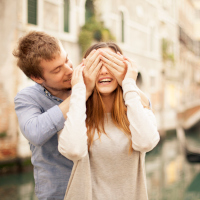 Romantic sunset gondola ride in Venice with aperitif and serenade onboard