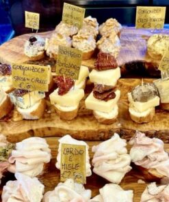 Bacari and cicchetti: a culinary journey in Venice