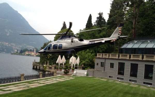 Un esclusivo volo in elicottero sul Lago di Como