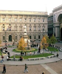 Milan, Piazza Scala
