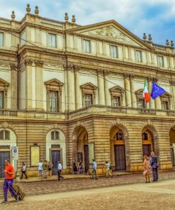 FASHION IN MILAN: FROM THE TEATRO ALLA SCALA TO THE QUADRILATERO DELLA MODA