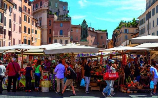 Campo dei Fiori market - Rome