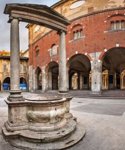 Piazza Mercanti - Milan food tours