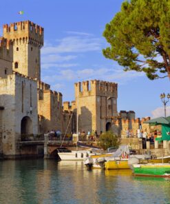 a-day-in-sirmione-art-archaeology-and-lakeside-beauty