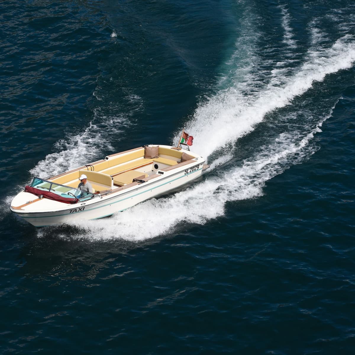 Lake Iseo by Private Boat: Villages, Montisola & Wine Tasting